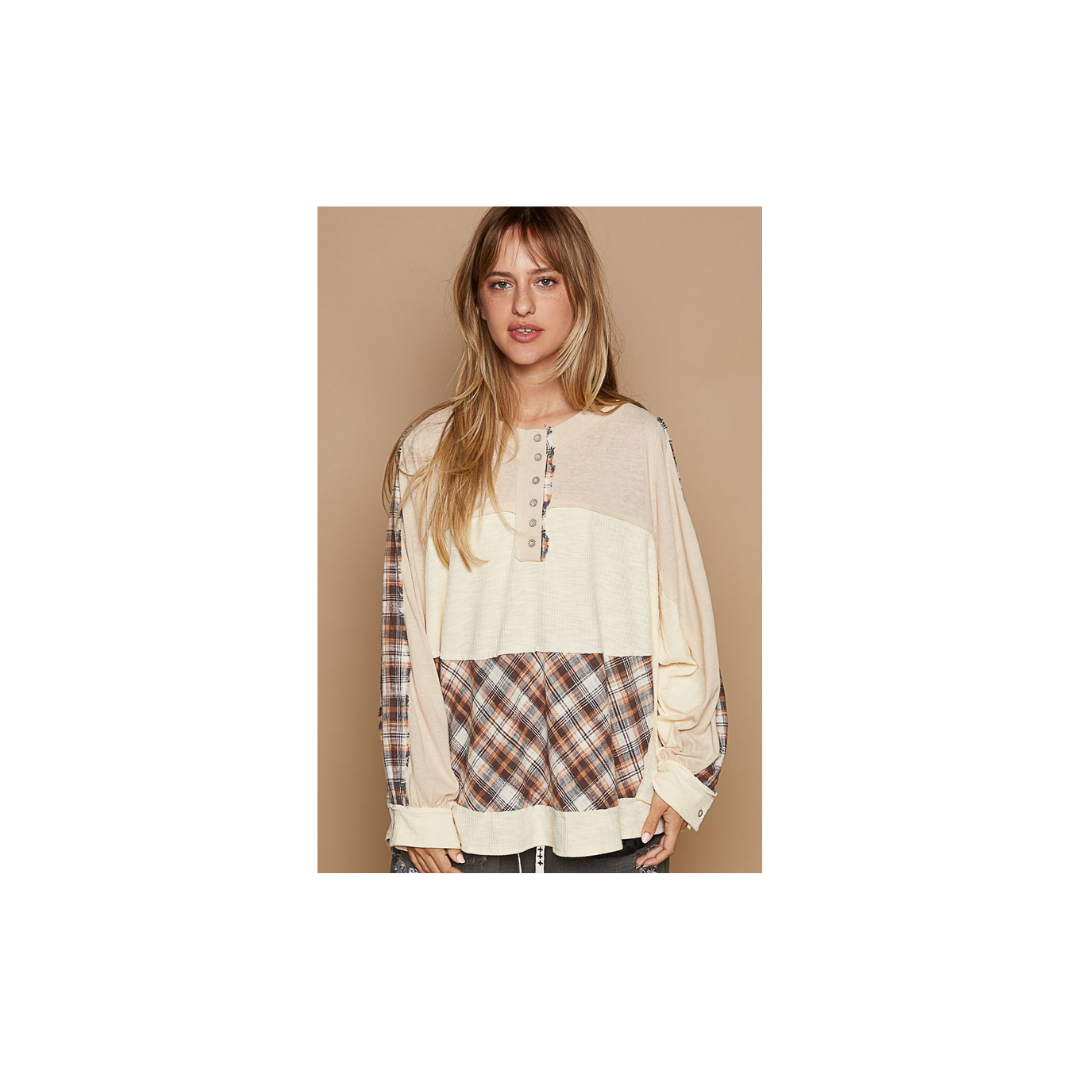 POL Round Neck Long Sleeve Plaid Knit Top