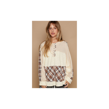 POL Round Neck Long Sleeve Plaid Knit Top