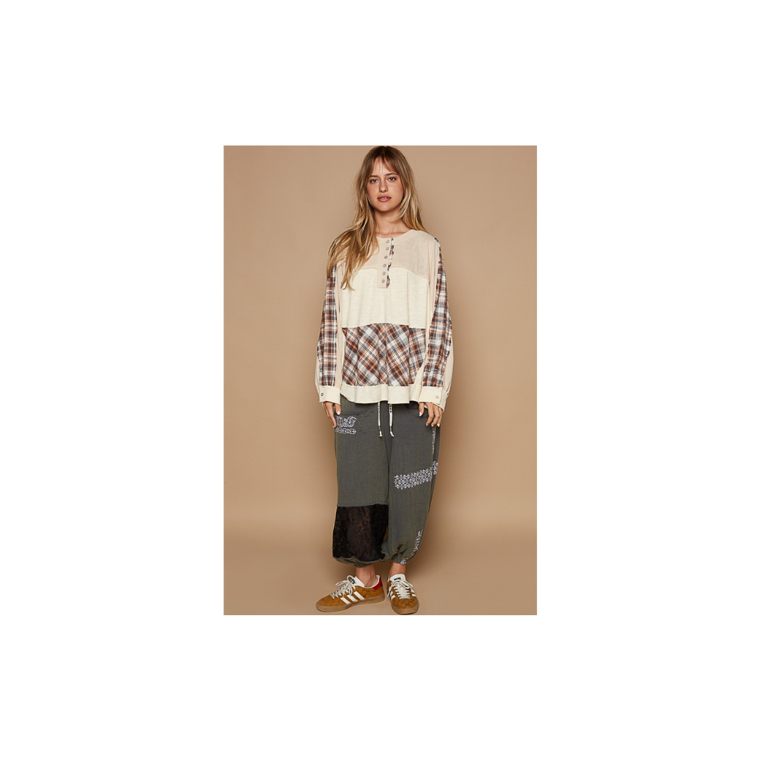 POL Round Neck Long Sleeve Plaid Knit Top